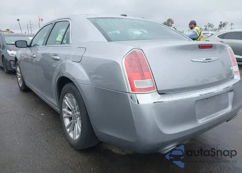 2011 Chrysler 300 z USA, uszkodzony, nr VIN 2C3CA4CG8BH535848